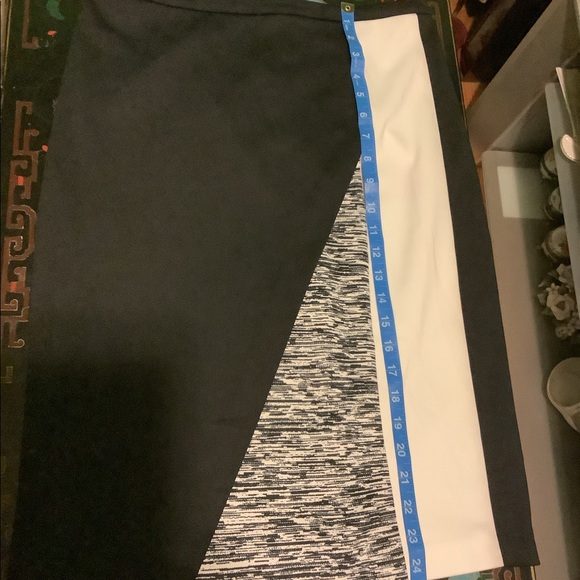 Calvin Kline 2 pc skirt and blouse - Picture 6 of 7